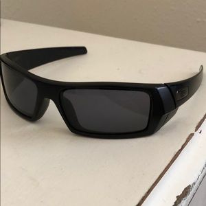 Oakley men’s sunglasses gascan